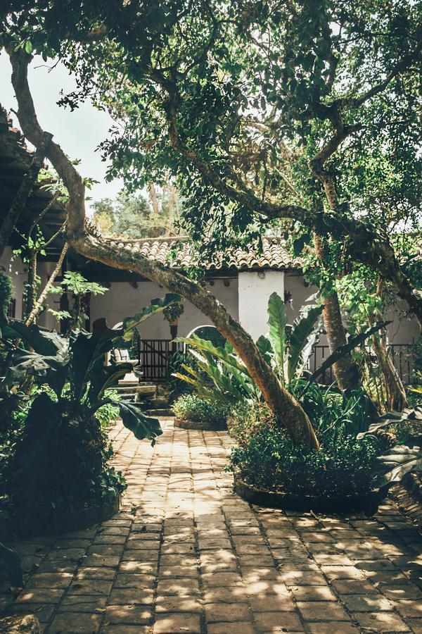Hotel Hacienda Baza Тибана Экстерьер фото